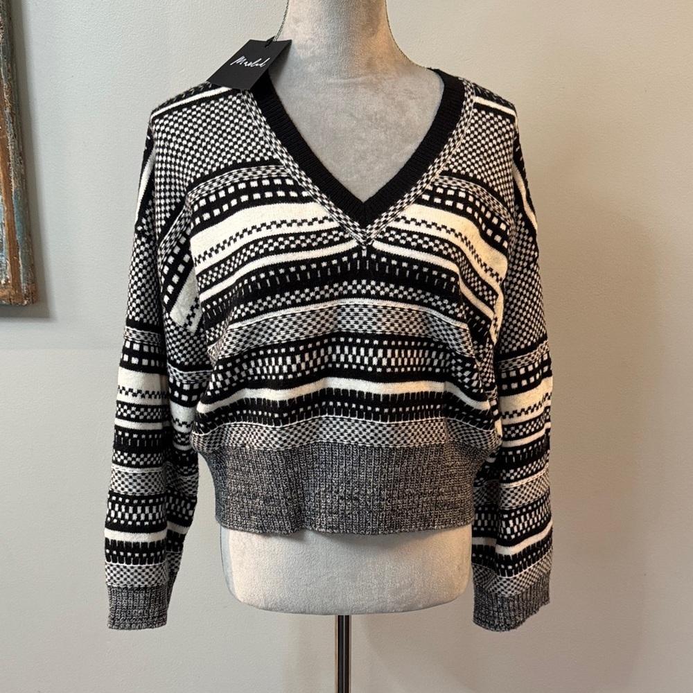 Marled V Neck Black and White Patterned V-Neck Sweater NWT L